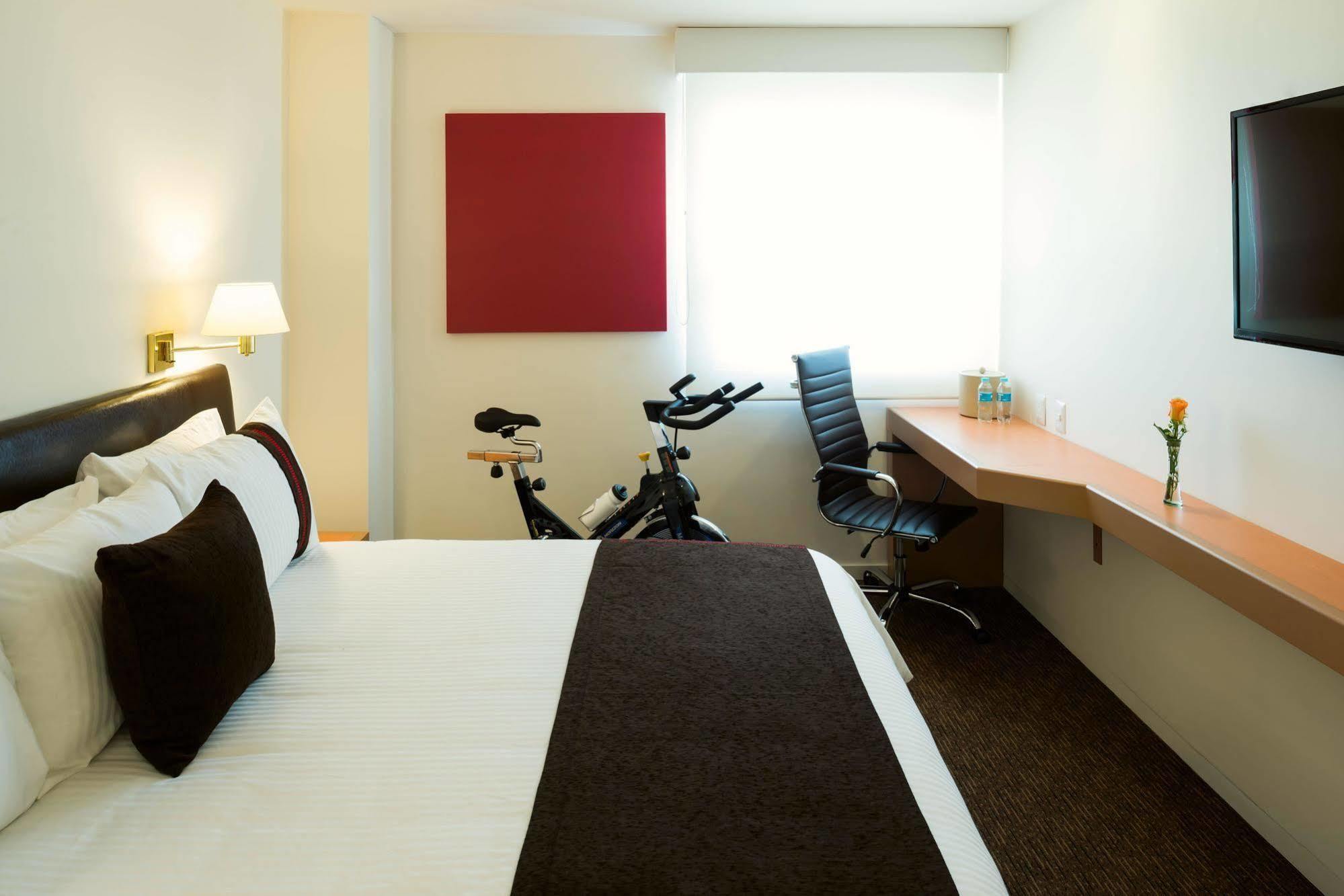 Mision Express Queretaro Hotel Kültér fotó