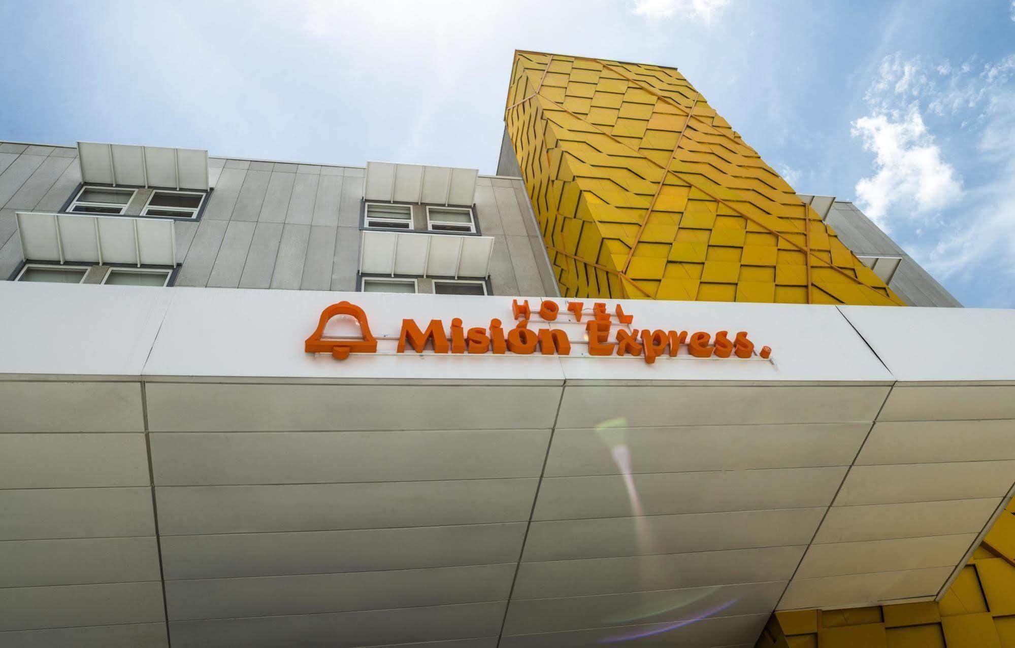 Mision Express Queretaro Hotel Kültér fotó